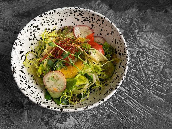 Umi asian kitchen & bar - Салат Обжаренные креветки