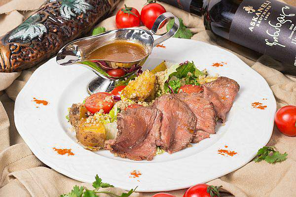 Мушмула - Салат с ростбифом