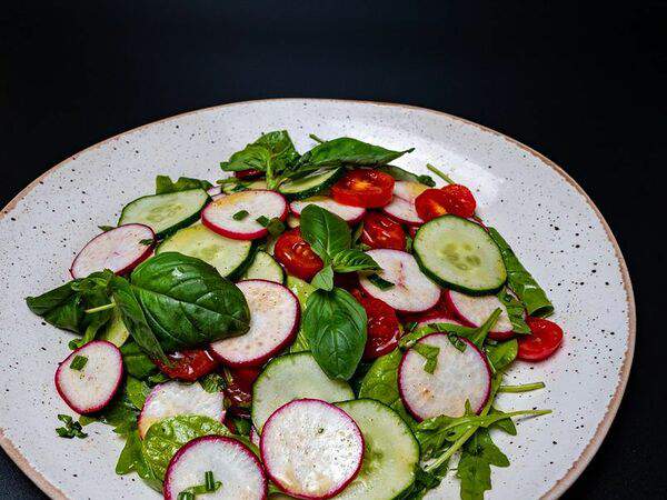 Mr. Fox - Салат с редисом и базиликом