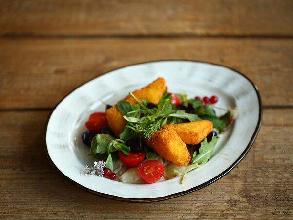 Pur-Pur - Салат с жареным сыром Сулугуни