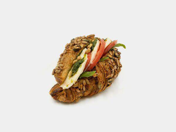 Буше - Круассан Цельнозерновой с моцареллой