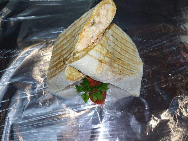 Мясо на углях - Гирос с курицей средний в лаваше
