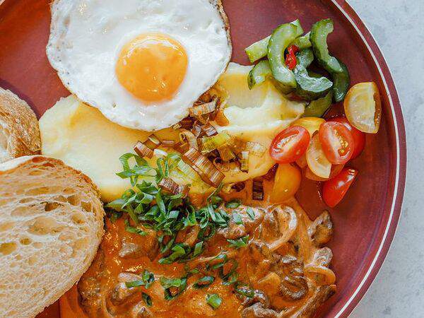 Sunny - Бефстроганов с телятиной и картофельным пюре