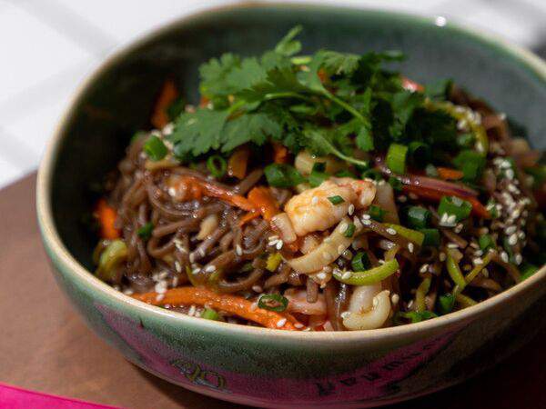 Wo - Лапша с морепродуктами и соусом Хойсин Xl