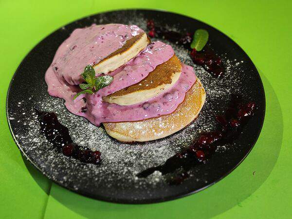 Take Eat Easy - Панкейк с ягодным соусом