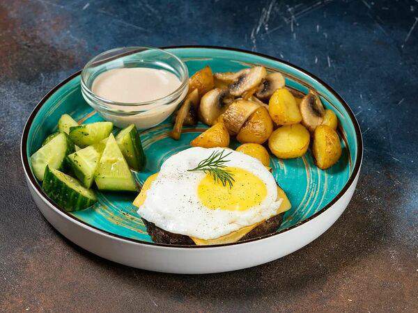 Тема Бар - Бифштекс с яйцом