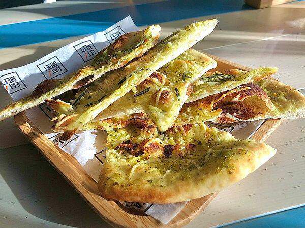 Eat Meet - Фокачча с розмарином и пармеджано