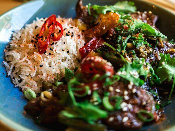 Манэки - Говядина в соусе Чёрный перец