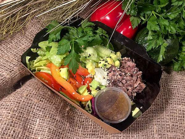 Зерно - Салат с тунцом и авокадо