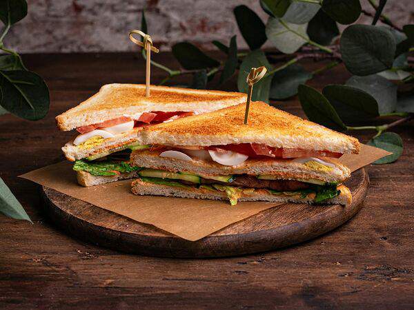 Fresh Gastrobar - Клаб-сэндвич с курицей