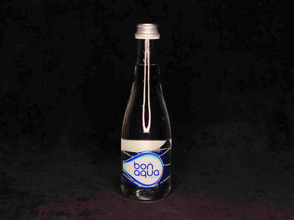 Где-то в Азии - Вода BonAqua газированная