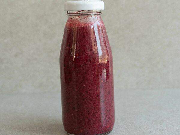 Крапива - Смузи ягодная бомба