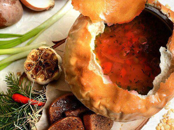 Васнецовъ - Борщ с красной фасолью и бородинскими гренками