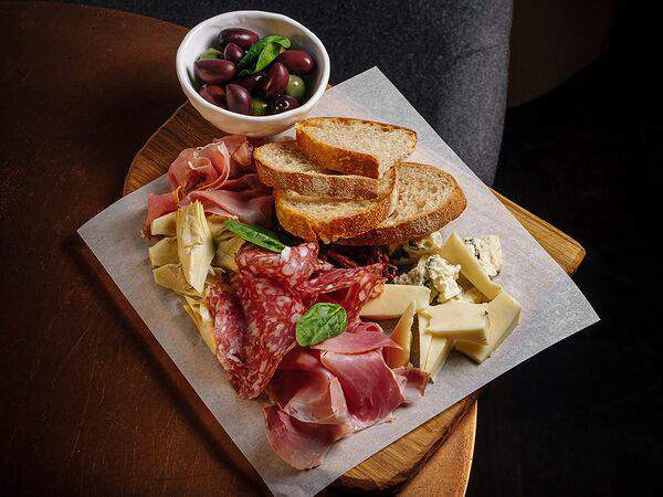 Мона - Антипасти