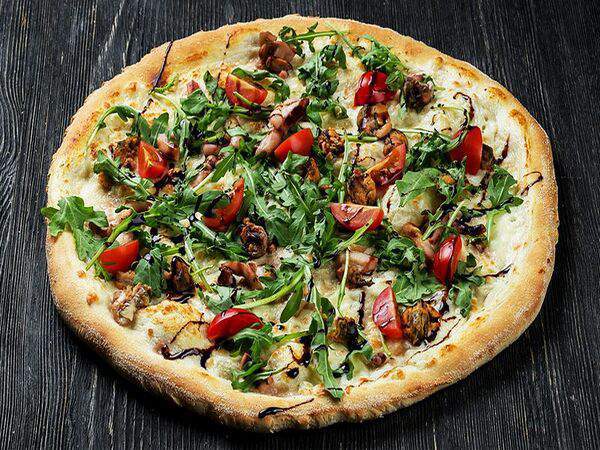 BUNKER - Пицца Креветки, кальмар, мидии