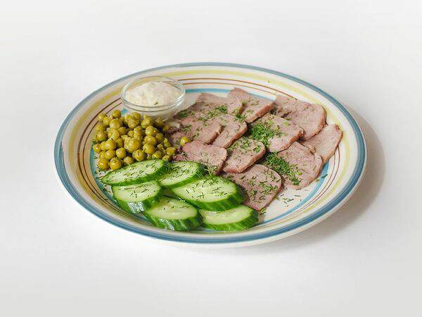 Брынза - Язык с хреном и зеленым горошком