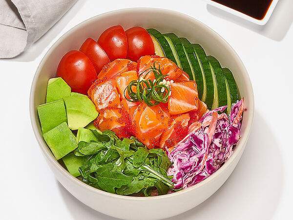 Много Лосося - Поке с лососем в тобико