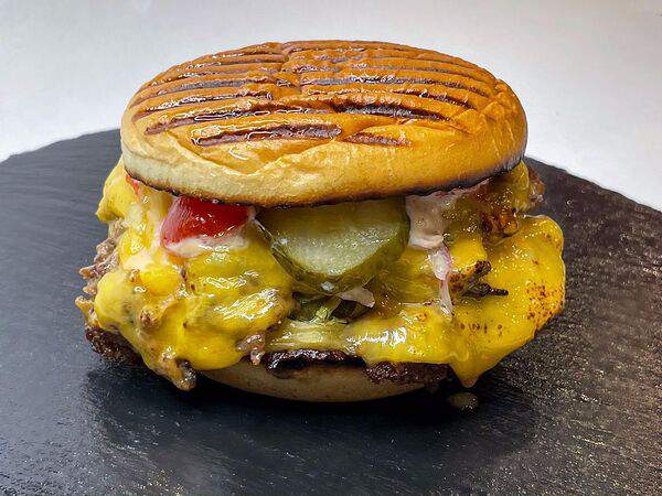 Учительская - Бургер Двойной сыр Делюкс