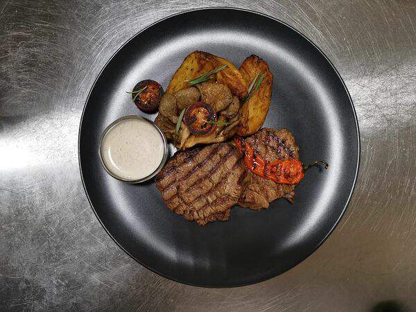 Догоновъ городской трактир - Медальоны из говяжьей вырезки