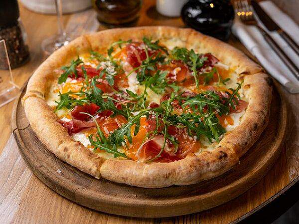 Сыроварня - Пицца с хурмой и пармой