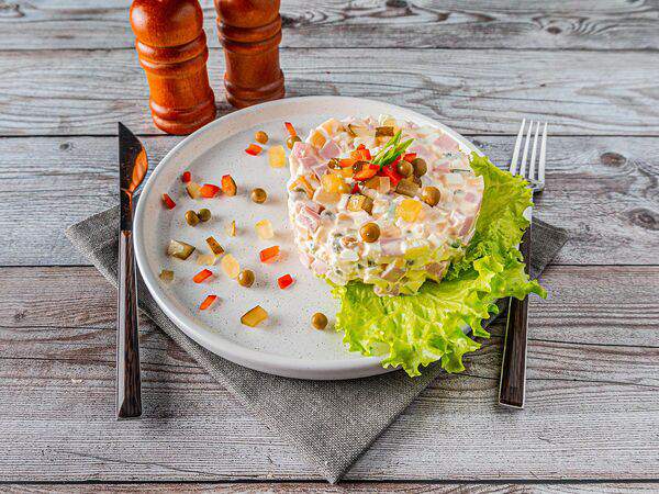 Ресторан Емеля - Оливье с ветчиной