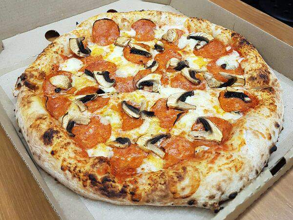 Pizza Napoli - Пепперони & Горгонзола
