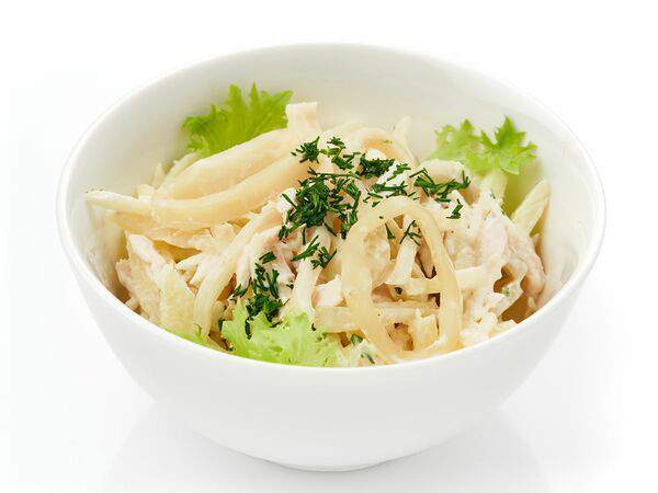 Ближе к делу - Салат с кальмаром, куриной грудкой и яблоком