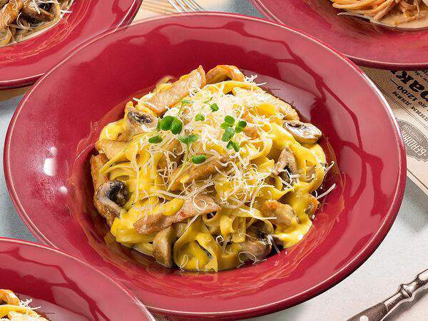 Уютное кафе Бенджамин - Паста Тальятелле с индейкой