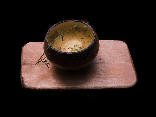 Хата - Куриный суп с лапшой и яйцом