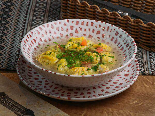 Бульвар - Восточные пельмени в бульоне с ароматными травами