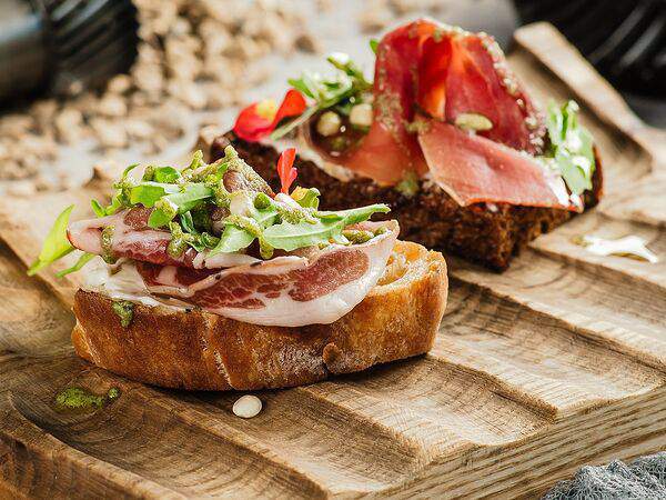 La villa - Брускетта с коппа и хамоном