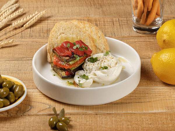 Maccheroni - Салат с Бурратой