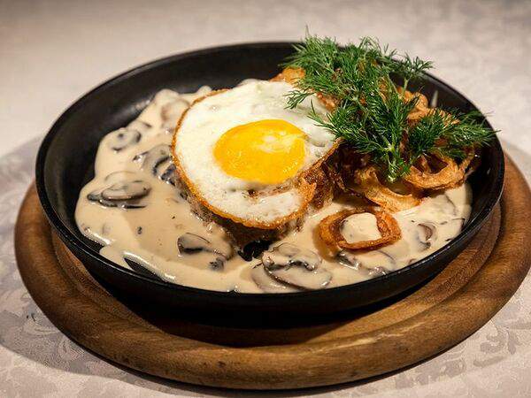 Корчма Диканька - Бифштекс с яйцом