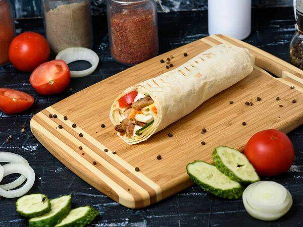 Душевная Закусочная Для Своих - Шаверма классическая в сырном лаваше