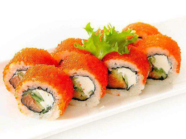 Fusion Sushi - Ролл с лососем и Тобико