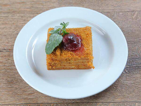 Дюжина - Пирожное Медовик