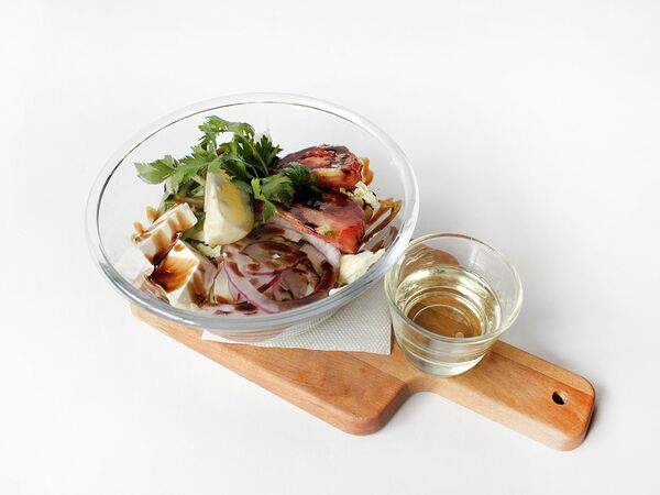 Кафе Ландау - Салат с фетой и томатами