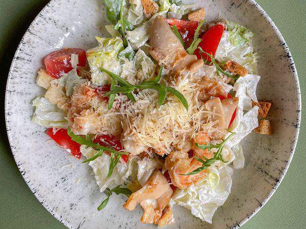 Али Баба - Салат с креветками и кальмарами под фирменной заправкой