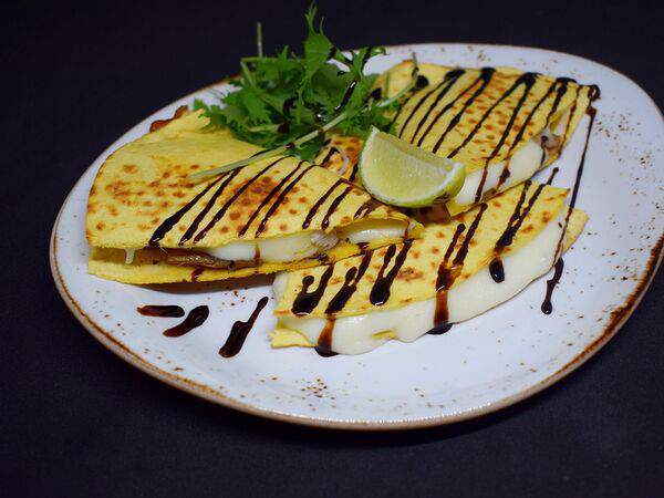 Нуар хаус - Кесадилья Мехикана с кукурузой и грибами