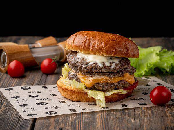 Leo shaverma and bar - Грузинский бургер