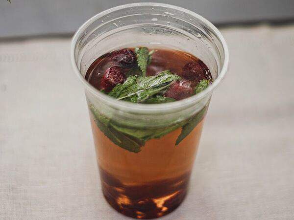 Poke dealer - Холодный чай с малиной и мятой