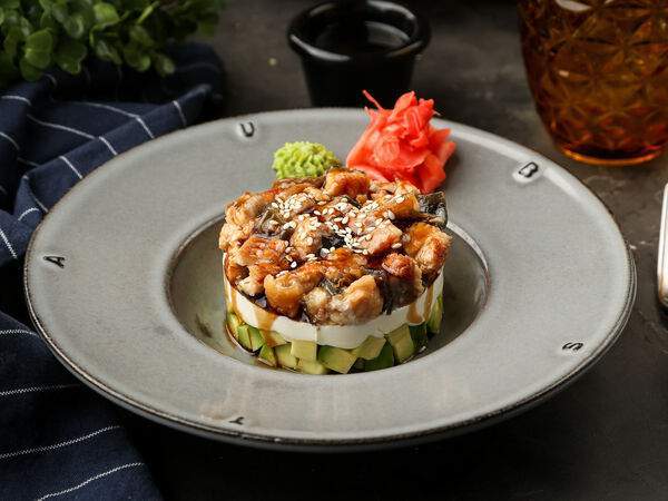 Бургерная №1 - Тартар из копченого угря с авокадо