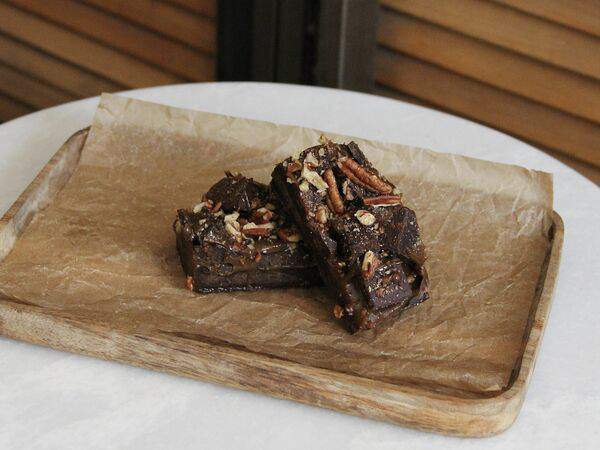 Surf Coffee x Friends - Брауни