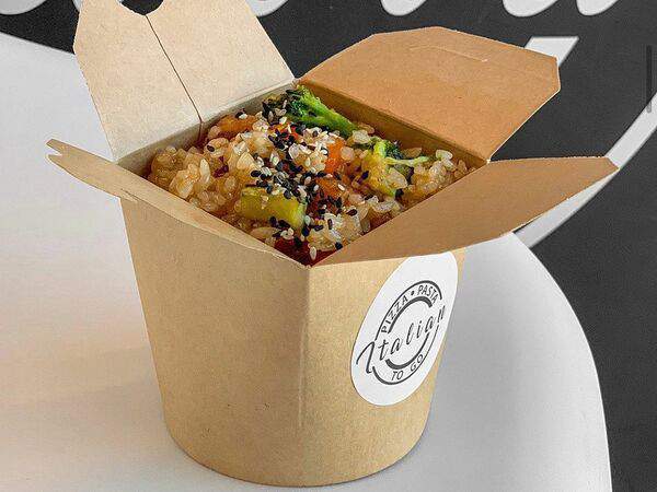 Buono market - Тяхан со свининой и азиатским соусом