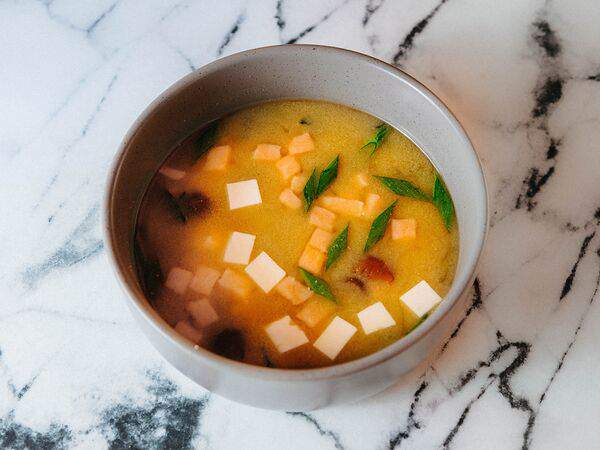 Роллы на районе - Мисо суп с лососем