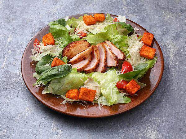 Максимилианс - Салат Цезарь с куриным филе