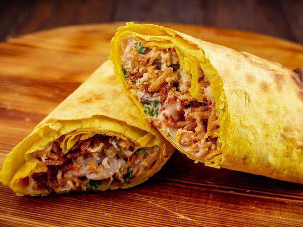 Pizza Hub - Шаверма с курицей гриль, грибами и картофелем пай