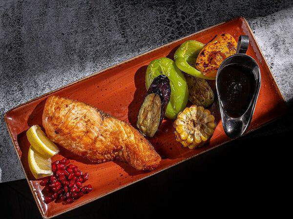 Восточный Базар - Семга с овощами на мангале