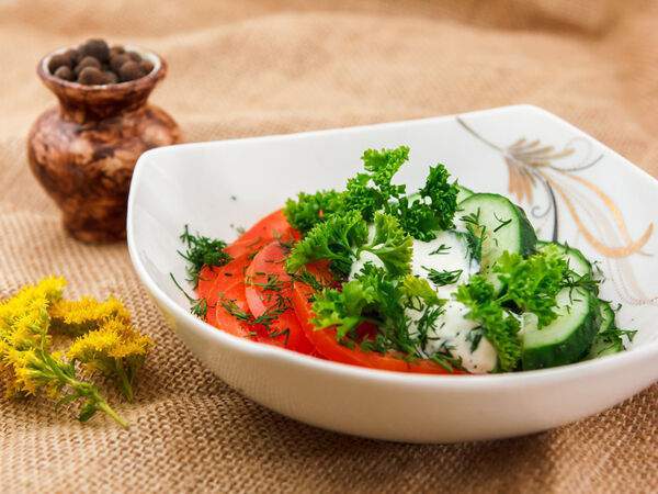 Кафе вегетарианской кухни Радхика - Салат Летний