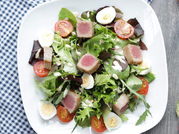 Традиции вкуса - Салат с тунцом гриль